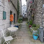 Quirky Nyaraló *